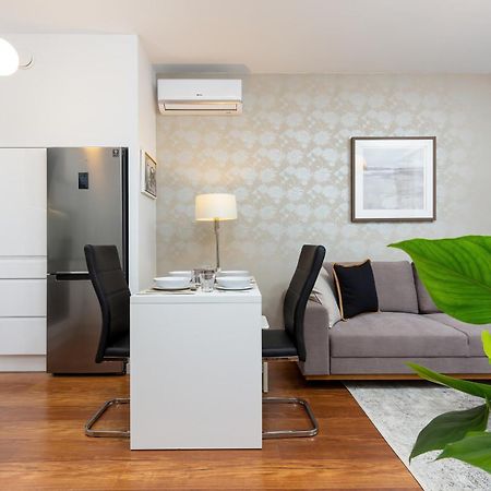 Royal City Center Mennica Residence By Noclegi Renters وارسو المظهر الخارجي الصورة