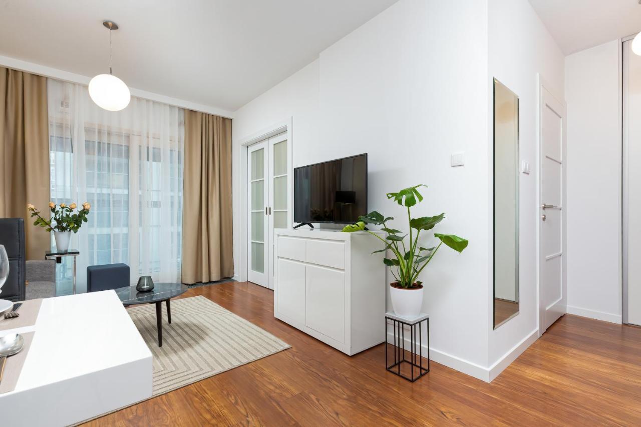 Royal City Center Mennica Residence By Noclegi Renters وارسو المظهر الخارجي الصورة