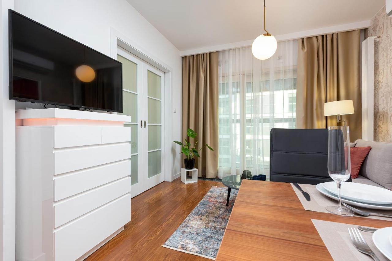 Royal City Center Mennica Residence By Noclegi Renters وارسو المظهر الخارجي الصورة