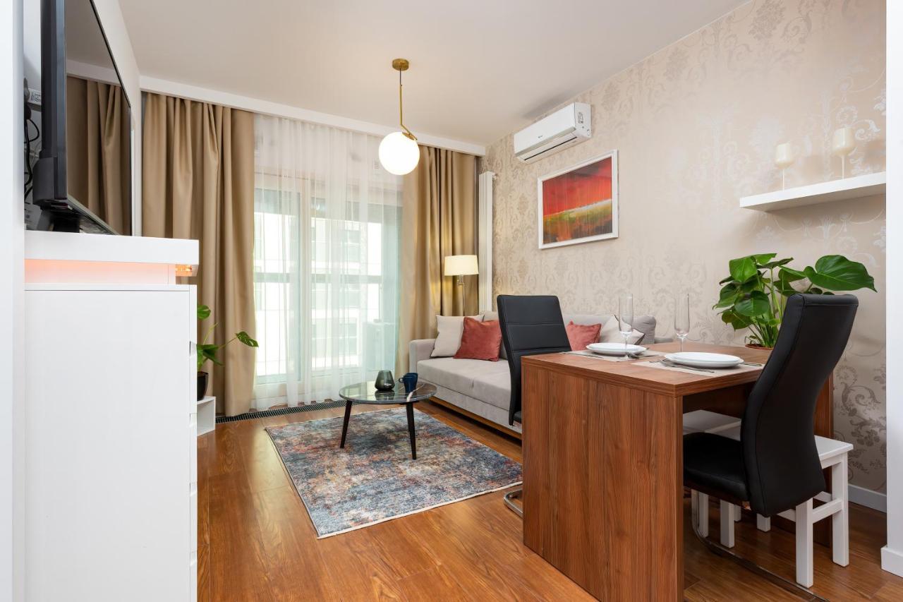 Royal City Center Mennica Residence By Noclegi Renters وارسو المظهر الخارجي الصورة