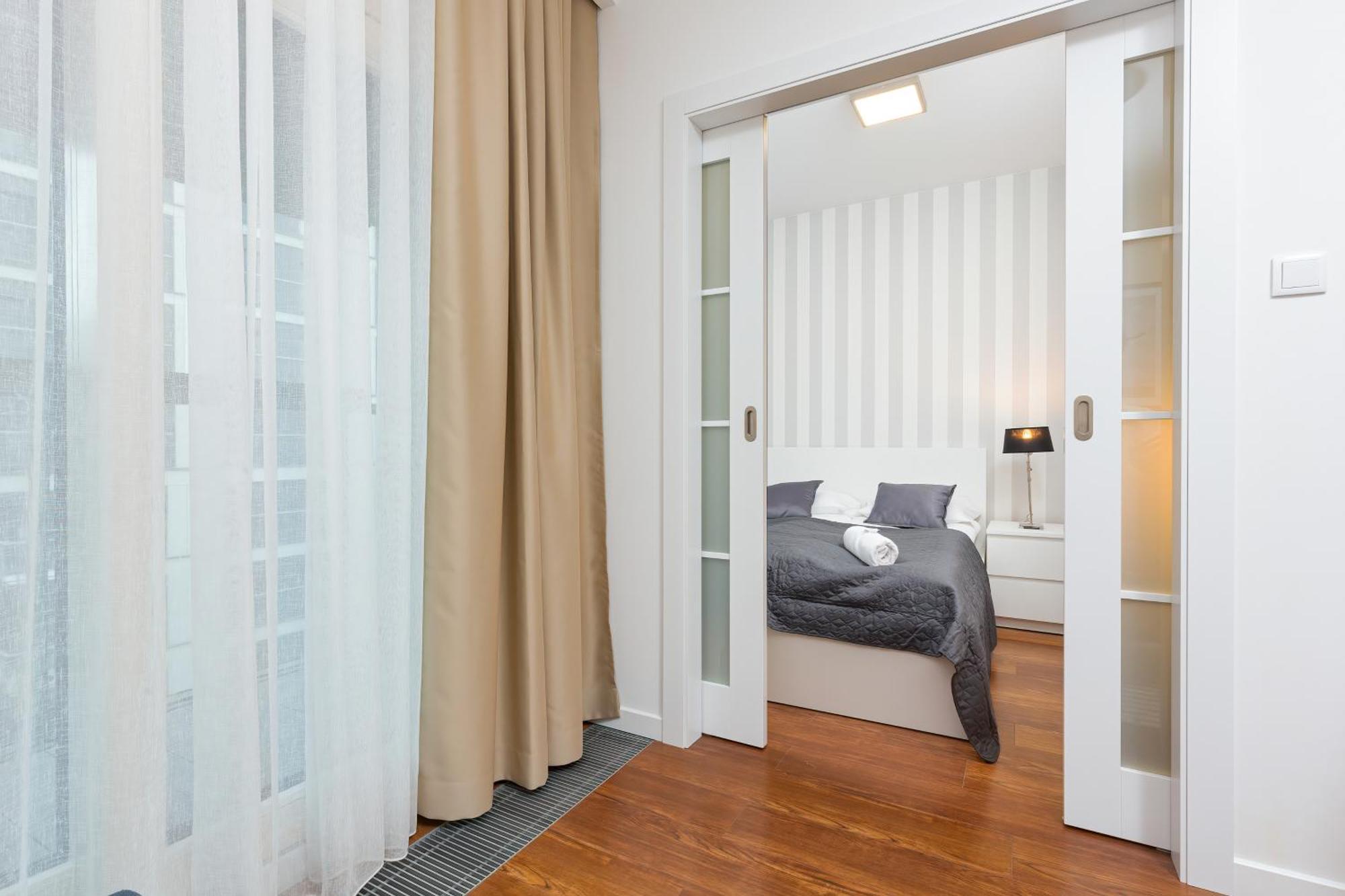 Royal City Center Mennica Residence By Noclegi Renters وارسو المظهر الخارجي الصورة