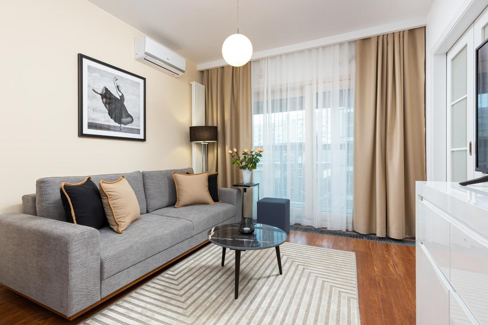 Royal City Center Mennica Residence By Noclegi Renters وارسو المظهر الخارجي الصورة