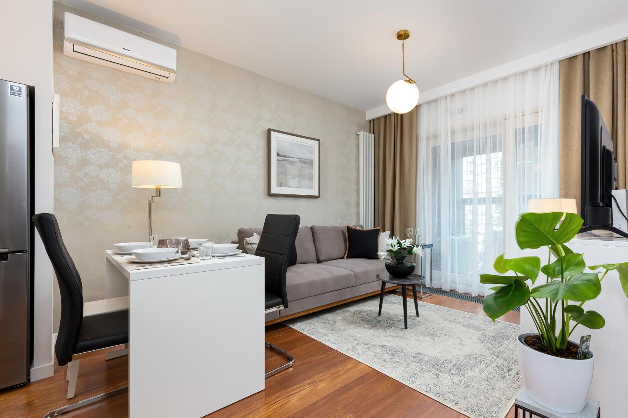 Royal City Center Mennica Residence By Noclegi Renters وارسو المظهر الخارجي الصورة