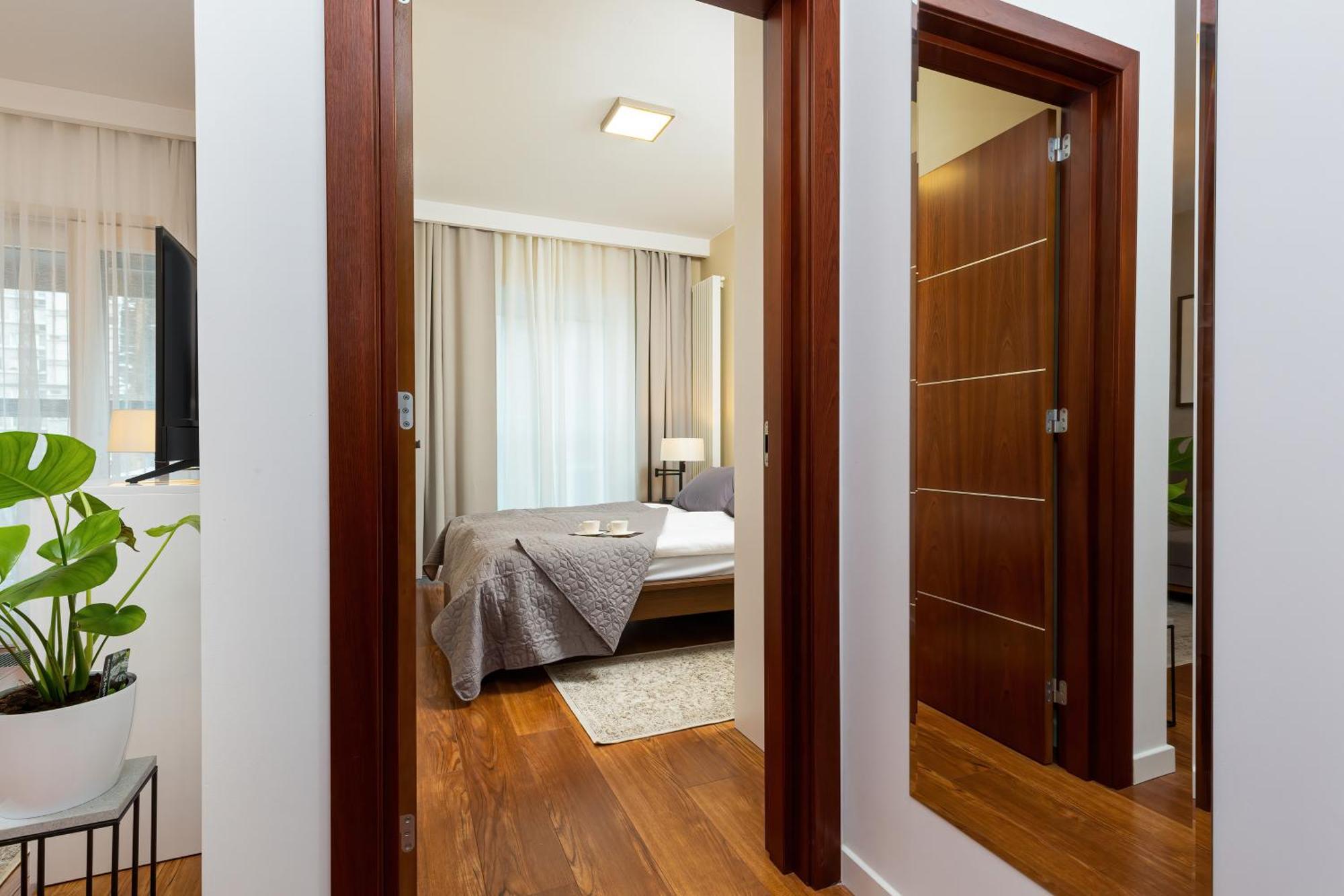 Royal City Center Mennica Residence By Noclegi Renters وارسو المظهر الخارجي الصورة